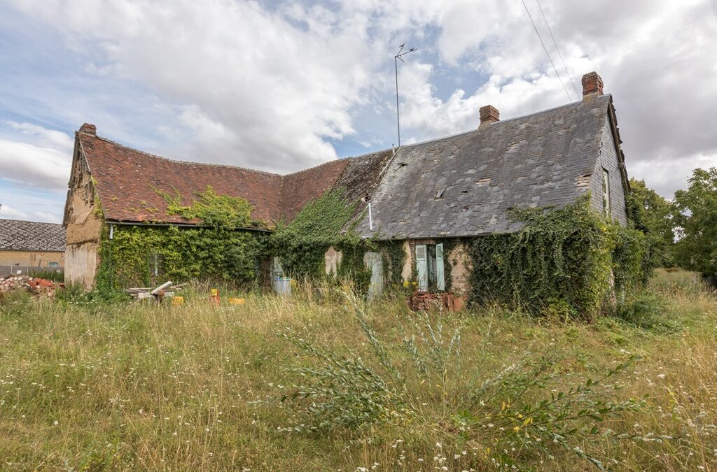 VILLENEUVE ST NICOLAS 28 Corps de ferme