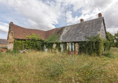 VILLENEUVE ST NICOLAS 28 Corps de ferme